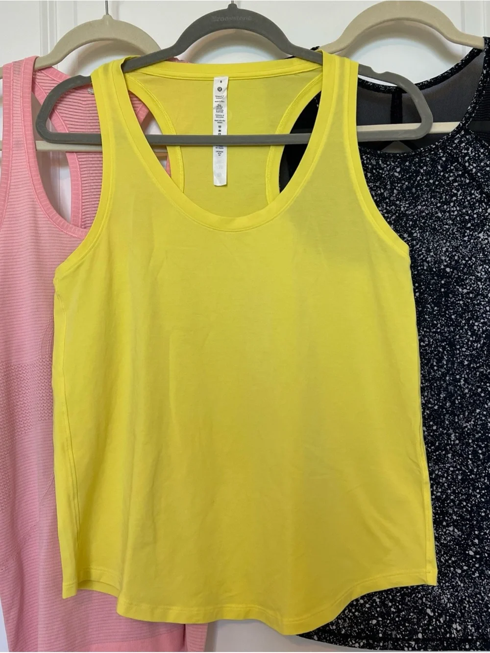 Lululemon Women’s Tie-Dye Sports Bra & 3 Tank Tops Set sz.8 very good